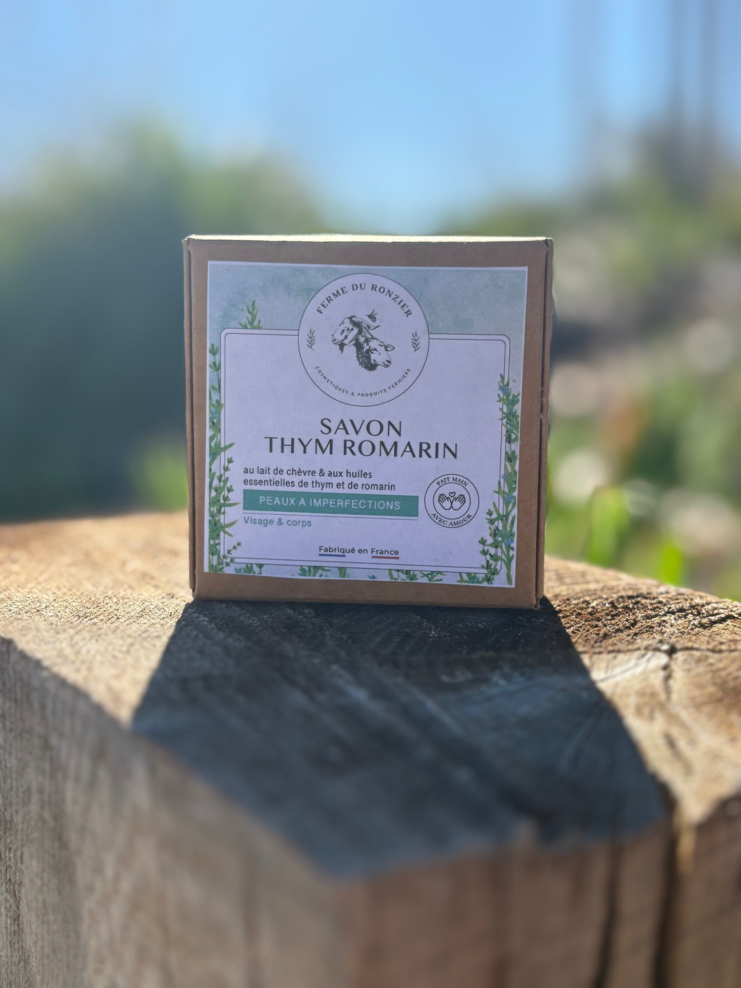 Savon au lait de chèvre et thym-romarin