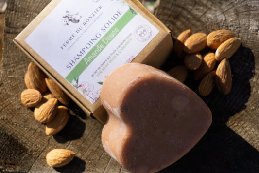 SHAMPOING solide au lait de chèvre et amande douce