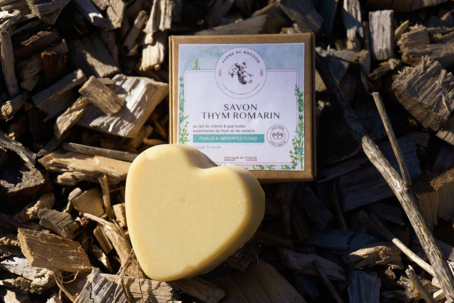 Savon au lait de chèvre et thym-romarin